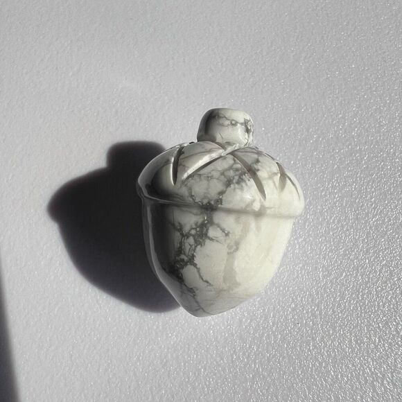 Howlite Crystal Acorn Carving‎ - Picture 4 of 12
